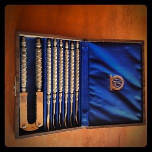 7 piece lobster/steamed crab/tree nut cracker set.